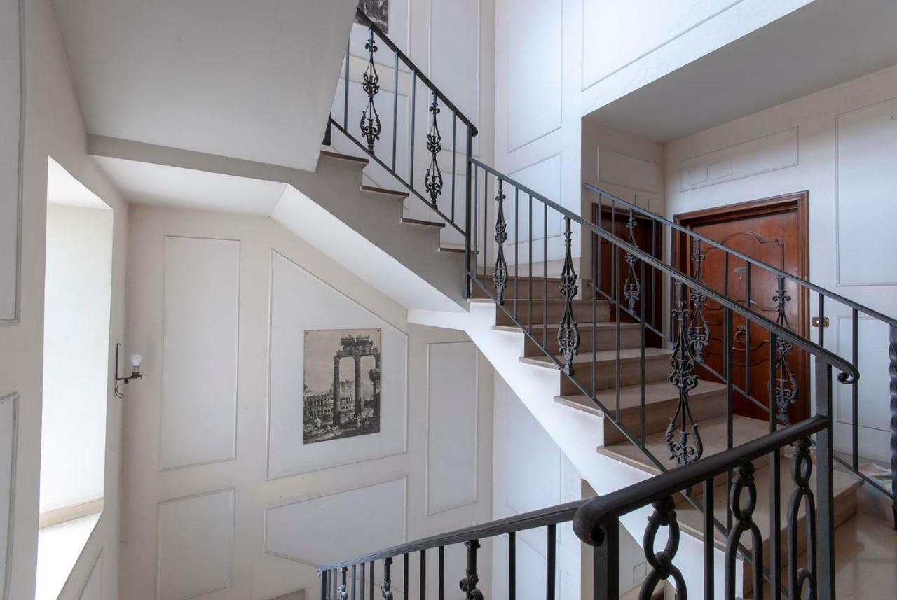 Via Del Corso Apartment Rom
